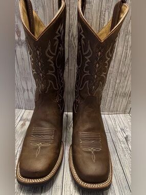 SHYANNE WOMEN'S SHAYLA WESTERN PERFORMANCE BOOTS - BROAD SQUARE TOE Size 7B